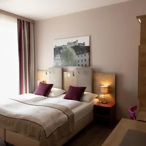 3* Hotel Max 70